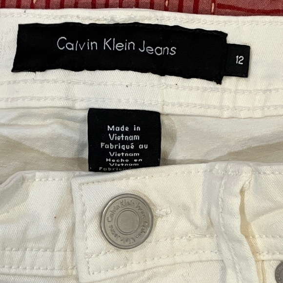 Calvin Klein women’s size 12 capri lightly stretchy white Jeans / Pants - Picture 2 of 13